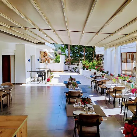 Vathi Hotel 3*