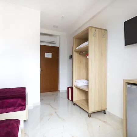 Vathi Hotel 3*