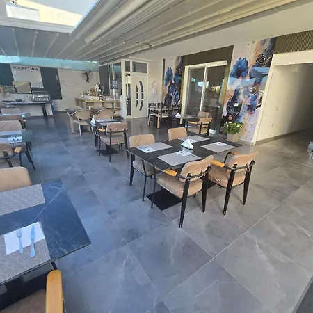 Vathi Hotel Ksamil