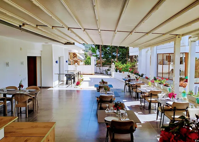 Vathi Hotel 3*